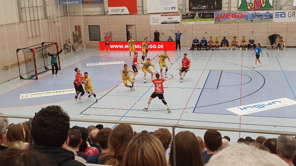 Das Foto zeigt ein Handballspiel der HSG Konstanz.