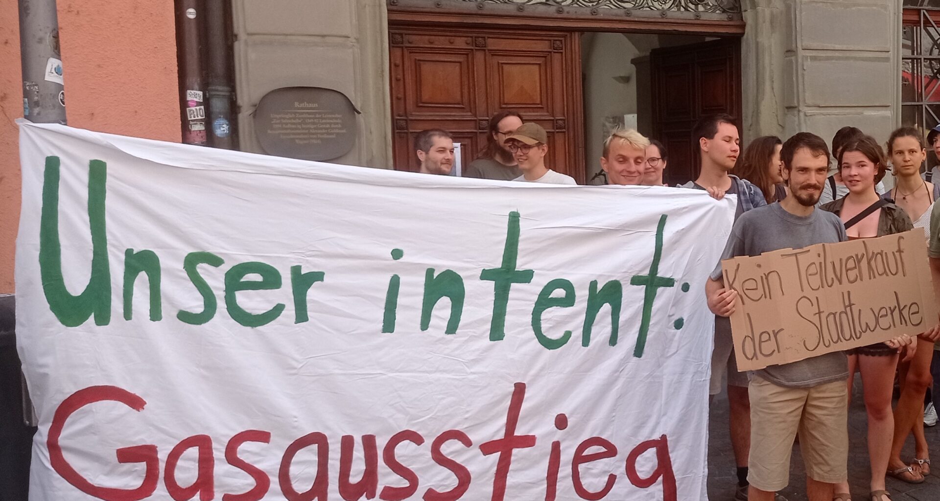 Protestierten auch dieses Mal wieder vor der Sitzung des Gemeinderats: Die Konstanzer Fridays for Future. Bild. Eva Schmid