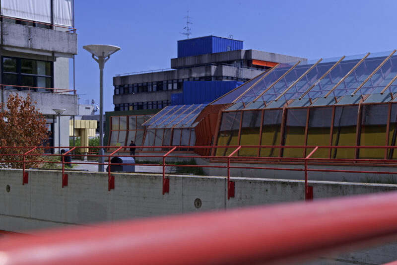 Das Foto zeigt ein Gebäude der Universität Konstanz.