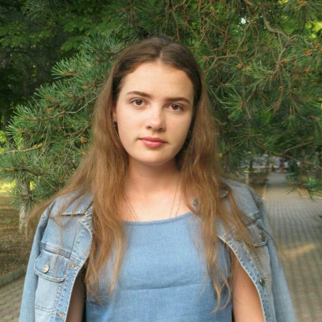 Das Bild zeigt die ukrainische Studentin Viktoriia Ozerkevych. Sie ist vor dem Krieg nach Konstanz geflohen.